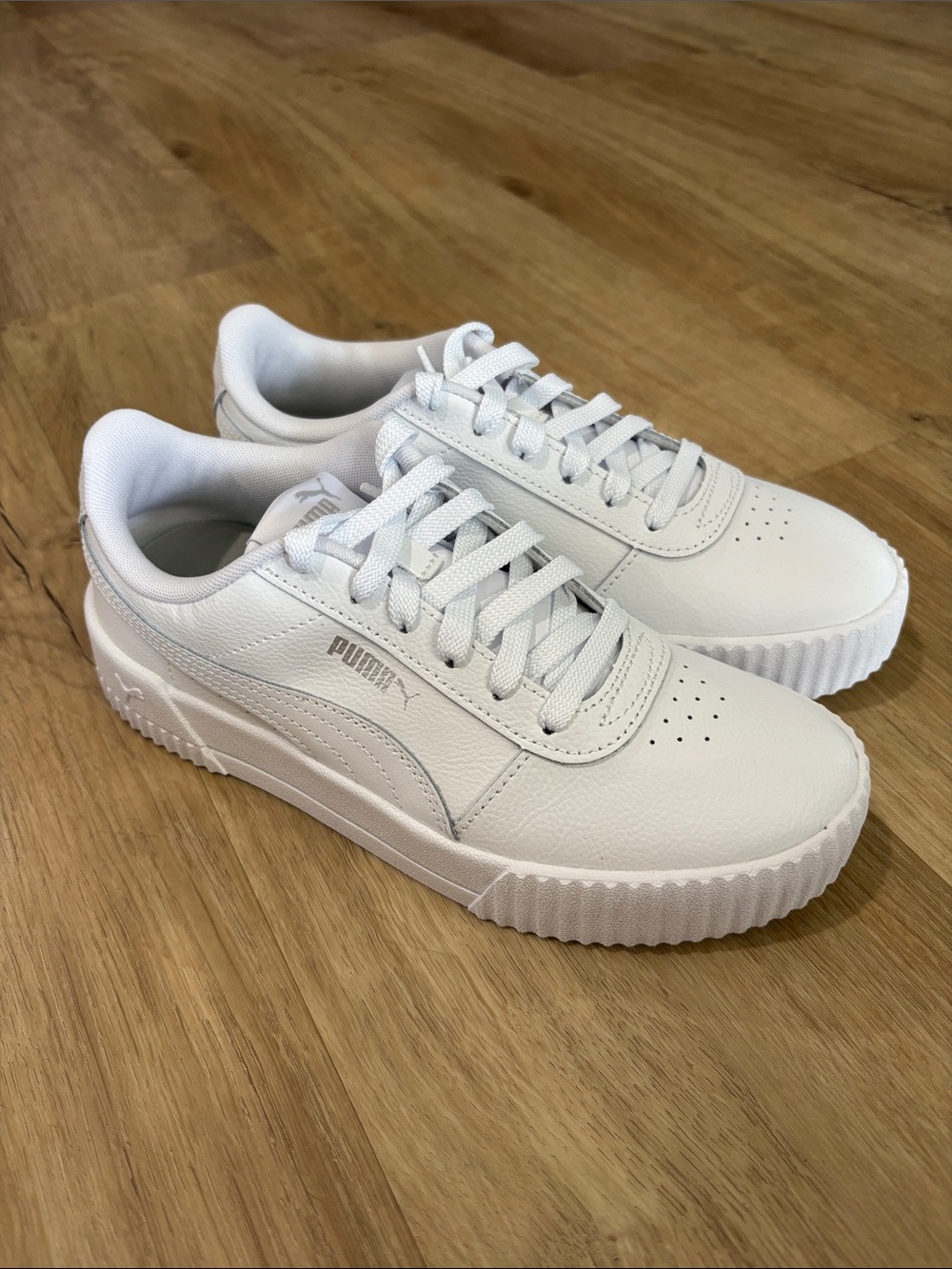 NEW Women’s Puma Carina Leather Sneakers